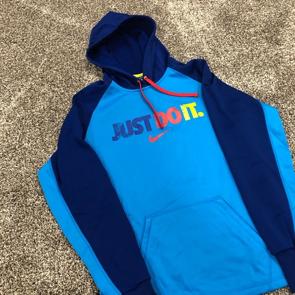 Nike Thermal Hoodie - Picture 1 of 5